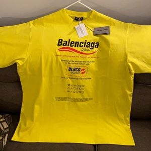 Men’s Balenciaga T-Shirt Size Medium (New with tags)